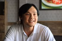 Kim Tiểu Long phản ứng gắt khi bị chỉ trích lấy vợ che đậy giới tính