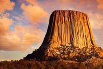 Điều kỳ lạ và bí mật của “Tháp Quỷ” nổi tiếng của Mỹ