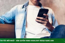 Chồng để ảnh chụp thân mật với nhân tình làm hình nền điện thoại