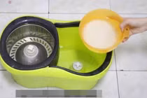 Thêm nguyên liệu rẻ tiền vào nước lau nhà sạch bất ngờ