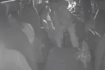 Hành khách đòi đánh tài xế vì không được xuống xe đi vệ sinh