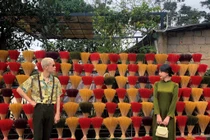 Cặp đôi 9X mê du lịch, diện đồ 'ton sur ton'