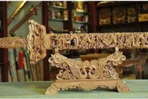 Bí mật thanh bảo kiếm và lời nguyền chết chóc trong mộ Càn Long 