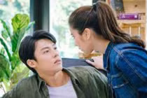 Lúc ân ái vợ đưa tay vuốt lưng chồng thì bị hất ra: "Khiếp quá đi" 