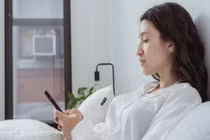 Smartphone không phải vạn năng, tránh 6 thói quen xấu này 