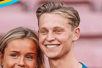 De Jong không thể rời Barca vì sợ vợ?