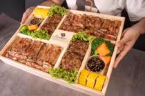 Có gì bên trong suất cơm văn phòng 29 triệu gây sốt Hà Nội?