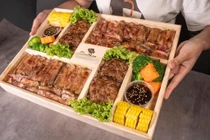 Có gì bên trong suất cơm văn phòng 29 triệu gây sốt Hà Nội?