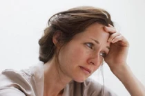 Tôi day dứt không biết có nên cho con biết bố đẻ của nó là ai?