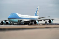 Boeing lỗ gần 2 tỷ USD vì sản xuất chuyên cơ Tổng thống Mỹ