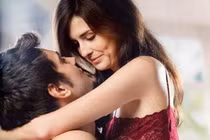 Mẹ hẹn hò với tình trẻ kém 30 tuổi, cô gái nhờ tư vấn