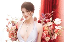 Ngoại hình trái ngược vẻ quê mùa của Liễu trong phim "Mẹ rơm"