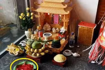 Ý nghĩa của bát nước thả hoa trên bàn thờ Thần Tài 