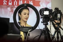 Mánh khóe của các "chiến thần", "pháp sư" livestream