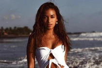 Vẻ đẹp "bông hồng lai" bị nhầm là mỹ nhân trong MV của Sơn Tùng