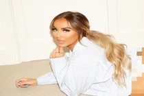 Nàng búp bê quyến rũ khiến sao Man City suýt "tan cửa nát nhà"