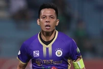 Văn Quyết đối diện án phạt sau pha "tác động vật lý" trọng tài