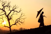 Xưng hô thế nào với người thân đã xuất gia tu Phật?