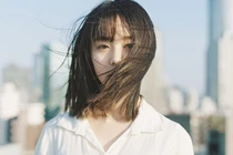 Đêm tân hôn, tôi khóc cạn nước mắt nhường giường cho người khác 