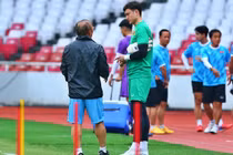 Văn Lâm được HLV Park Hang-seo quan tâm đặc biệt trước trận Indonesia