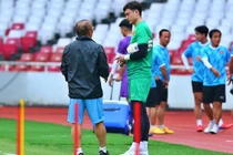 Văn Lâm được HLV Park Hang-seo quan tâm đặc biệt trước trận Indonesia