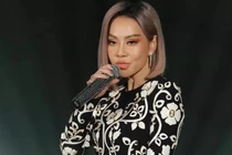 Thu Minh bị nghi "dao kéo" vì gương mặt lạ hoắc