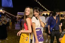 Con gái Vương Phi tiêu xài hoang phí, học tập cực kém