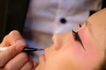 Hai nữ doanh nhân trở thành tỷ phú từ tiệm thẩm mỹ