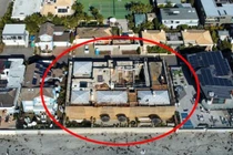 Đập bỏ "biệt phủ" xây lại, tỷ phú bị hàng xóm tố gây tiếng ồn