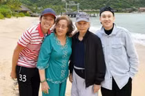 Người phụ nữ vượt khó nuôi 5 anh em Hoài Linh - Dương Triệu Vũ