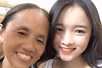 Khoe ảnh bên bà Tân Vlog, nữ sinh bị truy lùng danh tính vì quá xinh