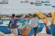 Thăm làng chài hoang sơ gần Gành Đá Đĩa ở Phú Yên