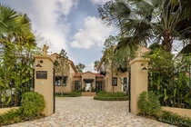 Ngỡ ngàng biệt thự có kiến trúc đồng quê Pháp giữa Tam Đảo