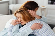 Vợ đi đánh ghen cùng đồng nghiệp, phát hiện chồng ngoại tình