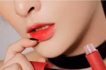 3 cách đơn giản giúp đánh son không lo bị trôi 