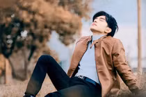 Ca sĩ Đan Trường bị ngã cầu thang