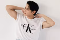 Vẻ đẹp như nam thần Thái của “con trai” Việt Anh