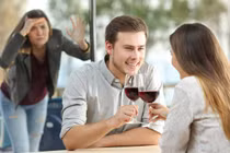 Những người đàn ông có tính cách này sớm muộn gì cũng ngoại tình