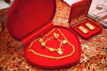 Tốn đống tiền sắm sính lễ, sốc nặng khi ăn vố lừa của vợ sắp cưới