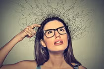 Cô gái trẻ mất trí nhớ mỗi sáng thức dậy khiến bác sĩ "bó tay"