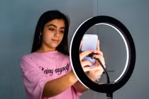 Trẻ em ảo tưởng làm KOL vì nghiện mạng xã hội