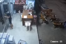 Nhân viên cây xăng ngủ gục, trộm lẻn vào cạy tủ