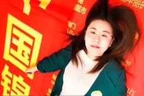 Trúng xổ số, cô gái khổ sở vì phải đi khắp thế giới để nhận thưởng