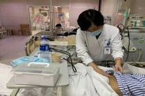 Chàng trai 18 tuổi phải chạy thận vì mỗi ngày đều uống thứ này