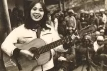 Nữ NSND nức tiếng dòng nhạc đỏ: 60 tuổi vẫn trẻ đẹp