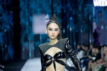 Lê Bống catwalk khó hiểu, netizen bĩu môi: "Đừng lấn sân người mẫu"