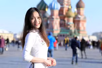 Du học sinh Việt tại LB Nga khoe duyên dáng áo dài