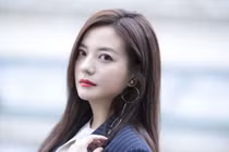 Tại sao khán giả Trung Quốc hả hê khi Triệu Vy bị phong sát?