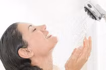 Tắm gội kiểu này 'hại đủ đường', có thể gây đột tử