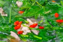 Loại lá có canxi cao hơn sữa nhưng ít người biết ăn